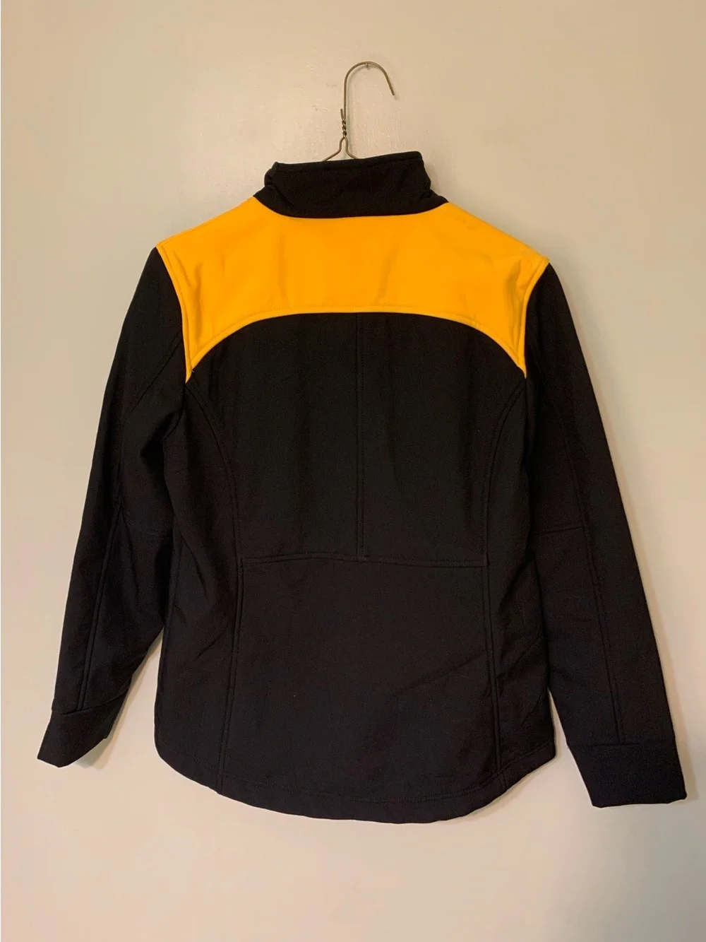 NFL — Pittsburgh Steelers women’s medium black and yellow logo jacket
